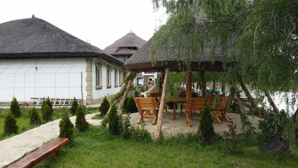 Delta Paradis Resort Murighiol Exterior photo
